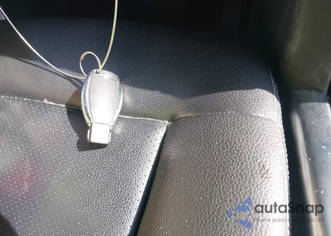 2014 Mercedes-Benz E 350 4Matic z USA, uszkodzony, nr VIN WDDHF8JB8EA938612